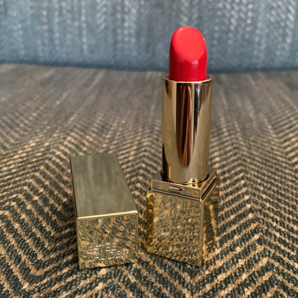 SUPER SEXY BRAND NEW 3” tube of Pure Color Envy by Estée Lauder. Carnal color. - Picture 2 of 5